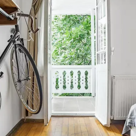 The Arthaus - Private Garden Triplex *