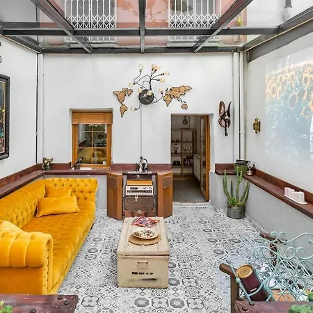 House Of Soul & Triplex With A Winter Garden Holiday home