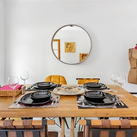 The Arthaus - Private Garden Triplex Holiday home *